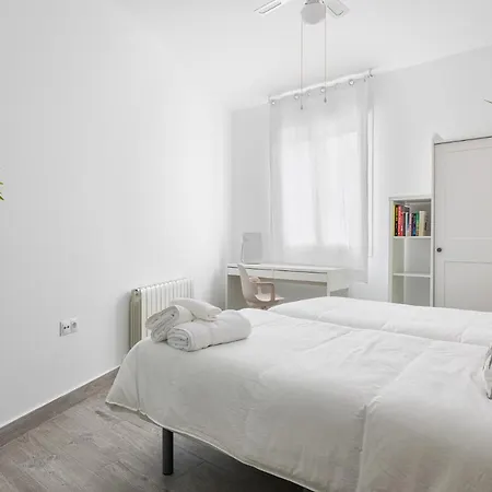 Espacioso 3 Hab Dobles 2 Banos, Junto Ayuntamiento Διαμέρισμα *